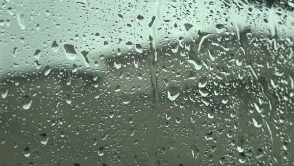 台風対策に養生テープを窓ガラスに貼ると効果はあるのか?正しい知識を徹底解説!