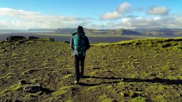 登山リュックの背負い方ガイド！ベルトの調整方法や、荷物の詰め方のコツも解説！