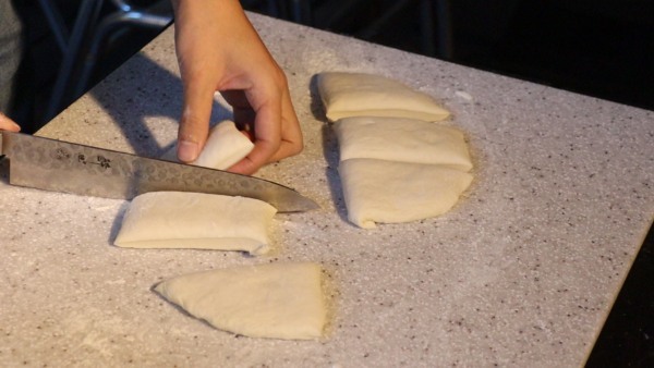 パティシエキャンパーSakiさんに教わる！焼き立てモチモチの『ちぎりパン』の作り方