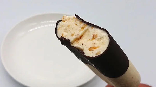 森永とミスドがコラボ!チョコファッションをイメージしたアイスをじっくり観察