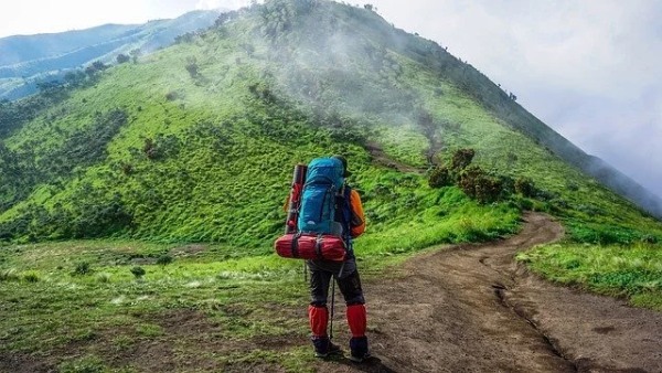 登山リュックの背負い方ガイド！ベルトの調整方法や、荷物の詰め方のコツも解説！