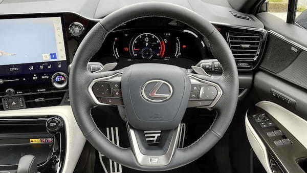 【スタッフ通信】プレミアムSUV 2台でGO!!