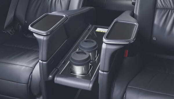 ホンダの上級ミニバンのオデッセイが装いも新たに市場デビュー。パワートレインは2モーターハイブリッドのe:HEVシステムのみを設定