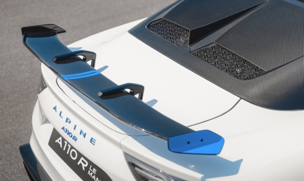 ル・マン24時間レースの100周年を記念したアルピーヌA110Rの特別限定モデルが日本で発売