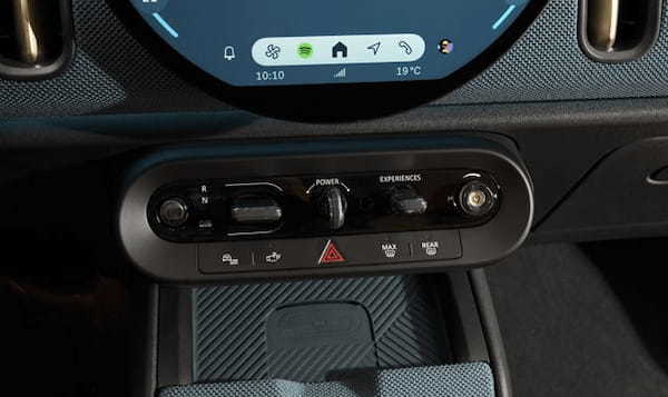 ミニ・クロスオーバー改め新型ミニ・カントリーマンが日本デビュー。まずは内燃機関搭載の4モデルを導入