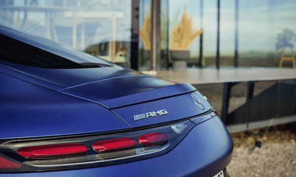 2+2仕様を新設定した新型メルセデスAMG GTクーペが日本デビュー