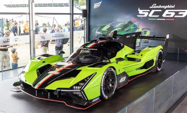 ランボルギーニ初のハイブリッドレーシングプロトタイプマシンが初公開