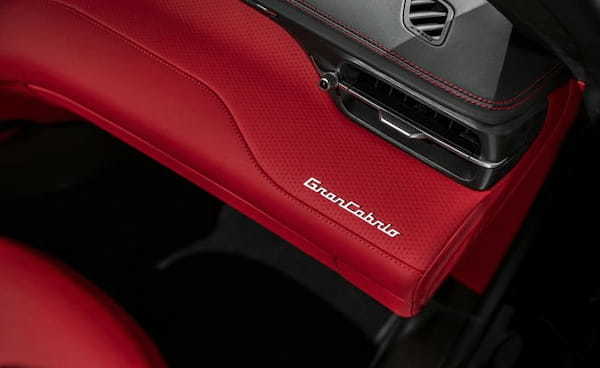 マセラティの4シーターオープンカー「グランカブリオ」が復活! トップには新設計の電動開閉式ソフトトップを配備