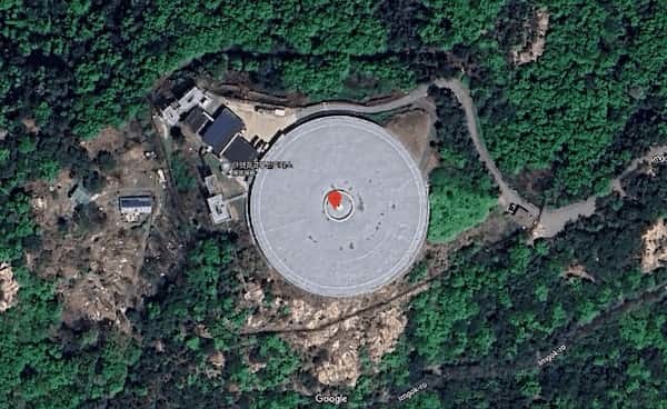 「米政府は巨大UFOを地中に埋めた」元CIAが暴露! 座標も判明、地下トンネルへ続く謎の家屋