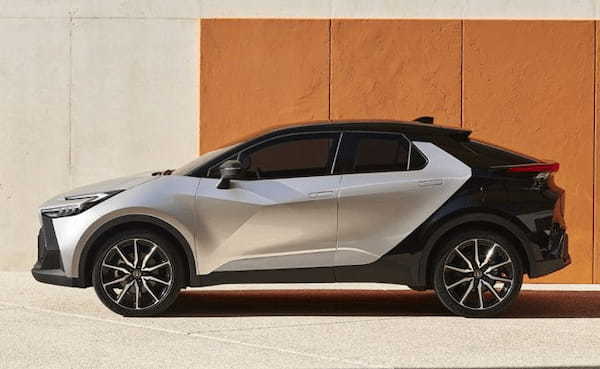 日本への未導入が残念！　欧州で第2世代の新型トヨタC-HRがデビュー