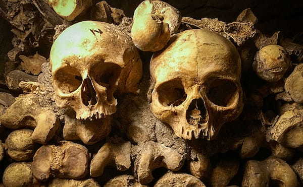600万人の遺骨と一晩過ごせたら賞金14億円!? パリの地下墓地「カタコンベ」