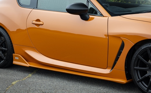 トムスが多様な拡張性を踏まえたGR86のベースコンプリートカーを発表
