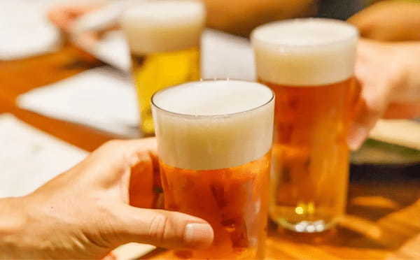 【ゆったり満喫！1時間延長無料！】“ニラックスブッフェ”42店舗のアルコール飲み放題2時間プラン750円(税込825円)が、4/23迄の期間限定にて1時間拡大キャンペーンを開催いたします！