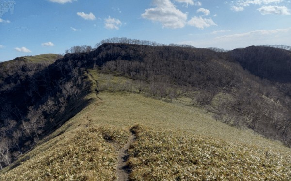 Q.登山にスパッツは必要ですか？A.あると登山が快適になります「おとうさんのよも山ばなし」