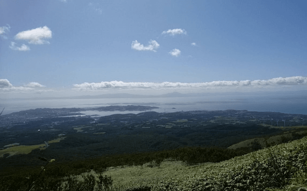 「おとうさんのよも山ばなし」本当にユニクロでいいの？登山専門メーカーがある理由