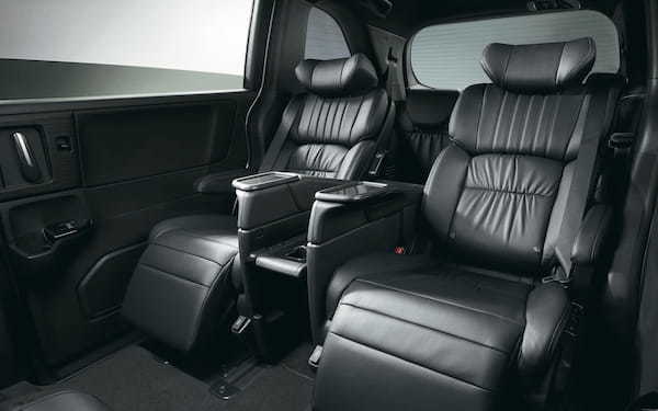ホンダ　オデッセイ　上級ミニバンに相応しい改良を加えた「e:HEV ABSOLUTE・EX BLACK EDITION」を設定