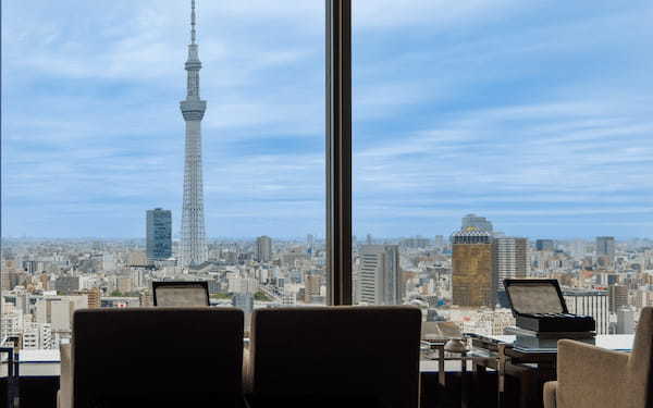 【浅草ビューホテル】3月～4月のアフタヌーンティーは、〜おしゃピク春色アフタヌーンティー〜。桜と苺の春色スイーツ＆お花見重のセイボリーを、ピクニック感覚でお楽しみいただけます。