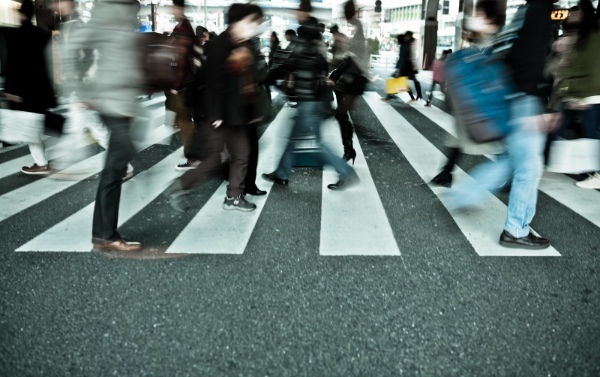 「波瀾万丈」とはどういう意味？「波瀾」と「万丈」とは何のこと？「波乱万丈」との違いは何？
