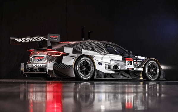 2024年のSUPER GTシリーズGT500クラスへの参戦を予定するCIVIC TYPE R-GTが走行テストを開始