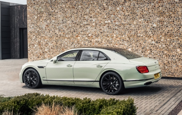 W12エンジンを搭載したベントレーの4モデルの特別仕様車「スピードエディション12」が登場