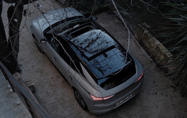 ファッションの世界から着想を得た「DS COLLECTIONモデル」の「DS7 Esprit de Voyage」と「DS4 Esprit de Voyage」が日本デビュー