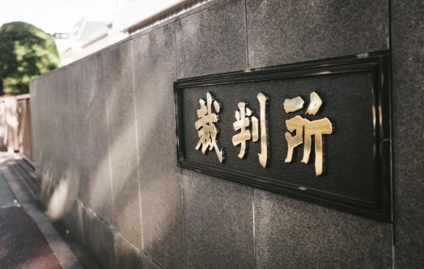 退職届はいつまでに出す？退職日までの流れと必要手続きを解説！