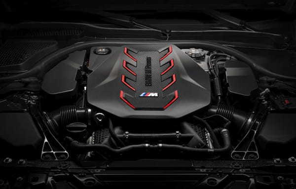 新型BMW M5が日本上陸。パワートレインにはM5初となる高性能V8エンジン＋電動モーターを搭載したM専用プラグインハイブリッドシステム「M HYBRIDシステム」を採用