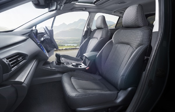 SUBARUクロストレックの日本仕様の価格が発表。グレードはツーリングとリミテッドを設定