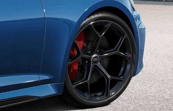 アウディRS4アバントとRS5スポーツバックの「RS competition」モデルが日本上陸