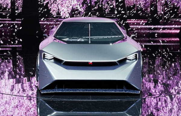 日産がEV時代のGT-Rを示唆する高性能スーパーカーの「ハイパーフォース」をジャパンモビリティショー2023で公開