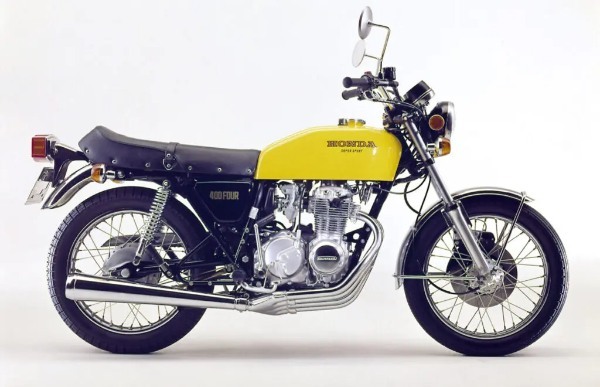 時代に翻弄された悲運のカフェレーサーCB400FOUR“ヨンフォア”の魅力！【70s旧車バイク戦国時代】