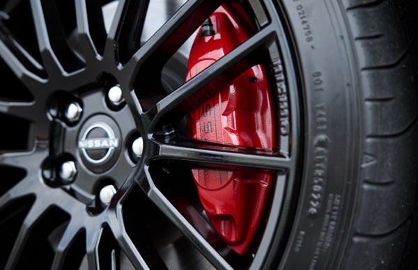 FRスカイラインの“赤バッジ”がNISMOモデルとして登場！