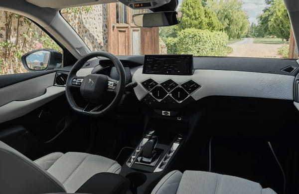 ファッションの世界から着想を得た「DS COLLECTIONモデル」の「DS3 Esprit de Voyage」が日本上陸