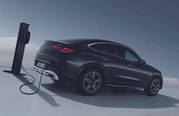メルセデス・ベンツGLCクーペのプラグインハイブリッドモデル「GLC350e 4MATICクーペ Sports Edition Star」が日本発売