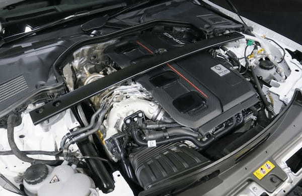 第5世代メルセデス・ベンツ・Cクラスの最強バージョン「メルセデスAMG C63 S E PERFORMANCE」が日本上陸