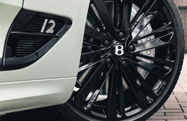 W12エンジンを搭載したベントレーの4モデルの特別仕様車「スピードエディション12」が登場