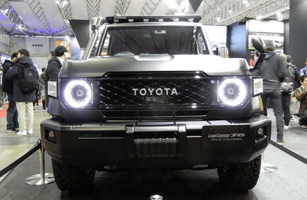 トヨタ車体が東京オートサロン2024でランドクルーザーのカスタマイズカー2台を披露