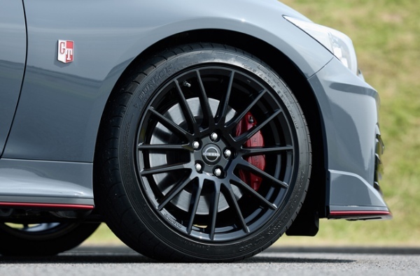 FRスカイラインの“赤バッジ”がNISMOモデルとして登場！
