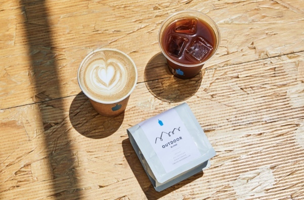 BLUE BOTTLE COFFEE TRUCK IN FUKUOKA
