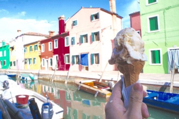 イタリアのブラーノ島の絶景！死ぬまでに一度は訪れたい観光名所！