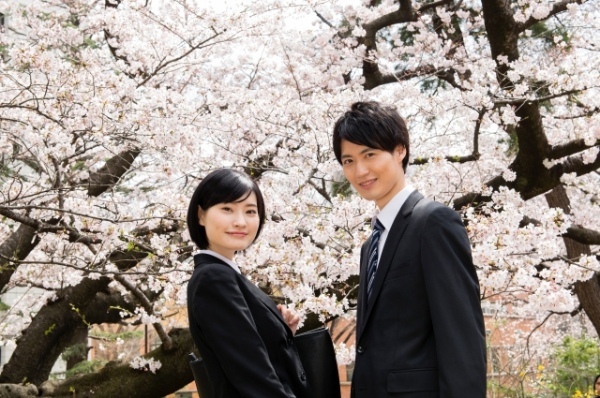 就活でおすすめの髪型をご紹介!男性・女性気をつけるポイントは?