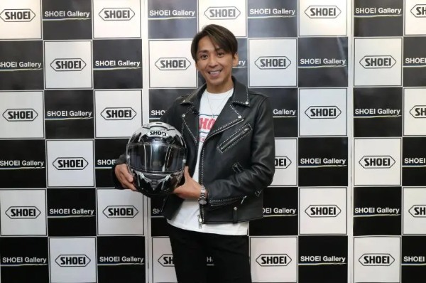SHOEIが森且行選手のレプリカヘルメット発売記念イベント開催！