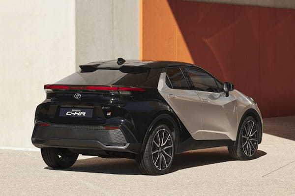 日本への未導入が残念！　欧州で第2世代の新型トヨタC-HRがデビュー