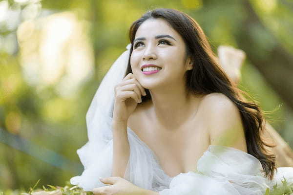 「明眸皓歯」とはどんな意味の四字熟語?どんな人物に対して用いることば?元々は特定の人物を形容した言葉だった?!