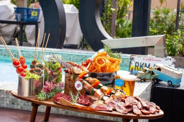 年間2万人以上が来店する大人気の都市型BBQビアガーデン『THE ROOFTOP BBQ(ザ・ルーフトップバーベキュー)』が今年も4月1日(土)大阪なんばパークス屋上にオープン!