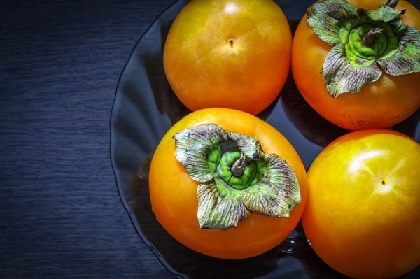 健康維持に役立つ、柿の栄養価&効果効能を紹介！むくみ予防に効く成分もたっぷり！