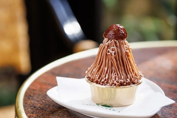 名古屋「カフェタナカ」のモンブランと河口湖「チーズケーキガーデン」の完熟チーズケーキを表現 ことりっぷ×ロッテコラボ
