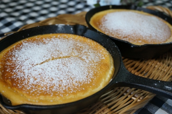 ふんわり厚焼きホットケーキはスキレットで作れる！レシピや焼き方のコツとは？