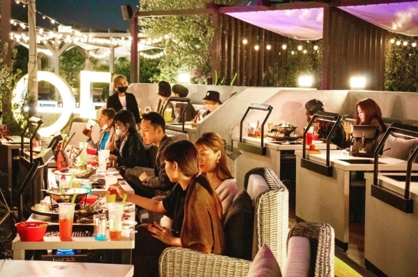 年間2万人以上が来店する大人気の都市型BBQビアガーデン『THE ROOFTOP BBQ(ザ・ルーフトップバーベキュー)』が今年も4月1日(土)大阪なんばパークス屋上にオープン!