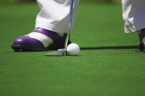 ゴルフ初心者必見！スイングをより良くする為のフォームや、基本的な練習方法を解説！